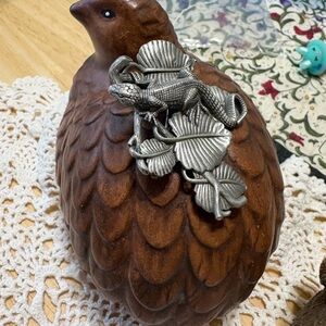 P87 Beautiful Iguana Brooch